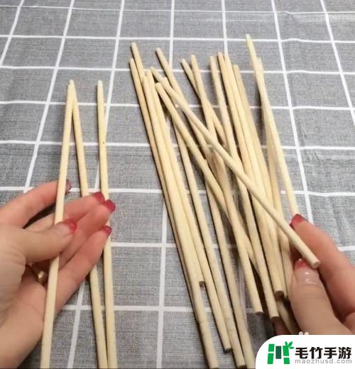 如何用筷子搭手机支架